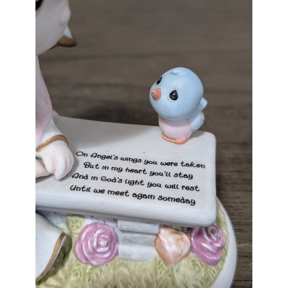 Precious Moments Figurine Heaven's Embrace Angel Excellent with blue bird - Picture 3 of 7